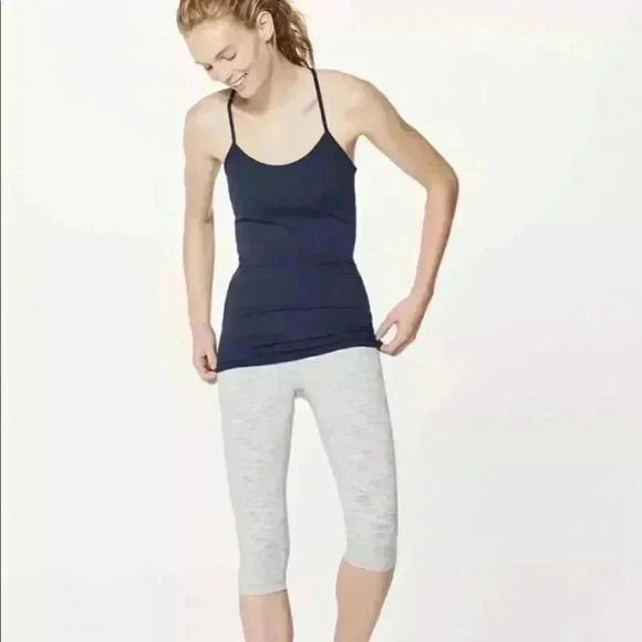 LULULEMON Power Pose Tank Top Navy Blue  Size 6 *Light Support For A/B Cup - Picture 1 of 5